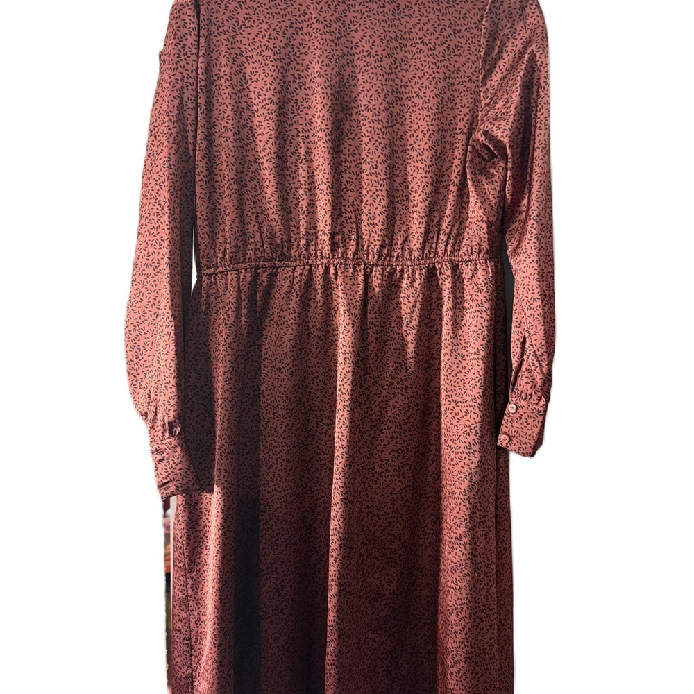 Story sz l Charming satin maroon black leaf midi Dress